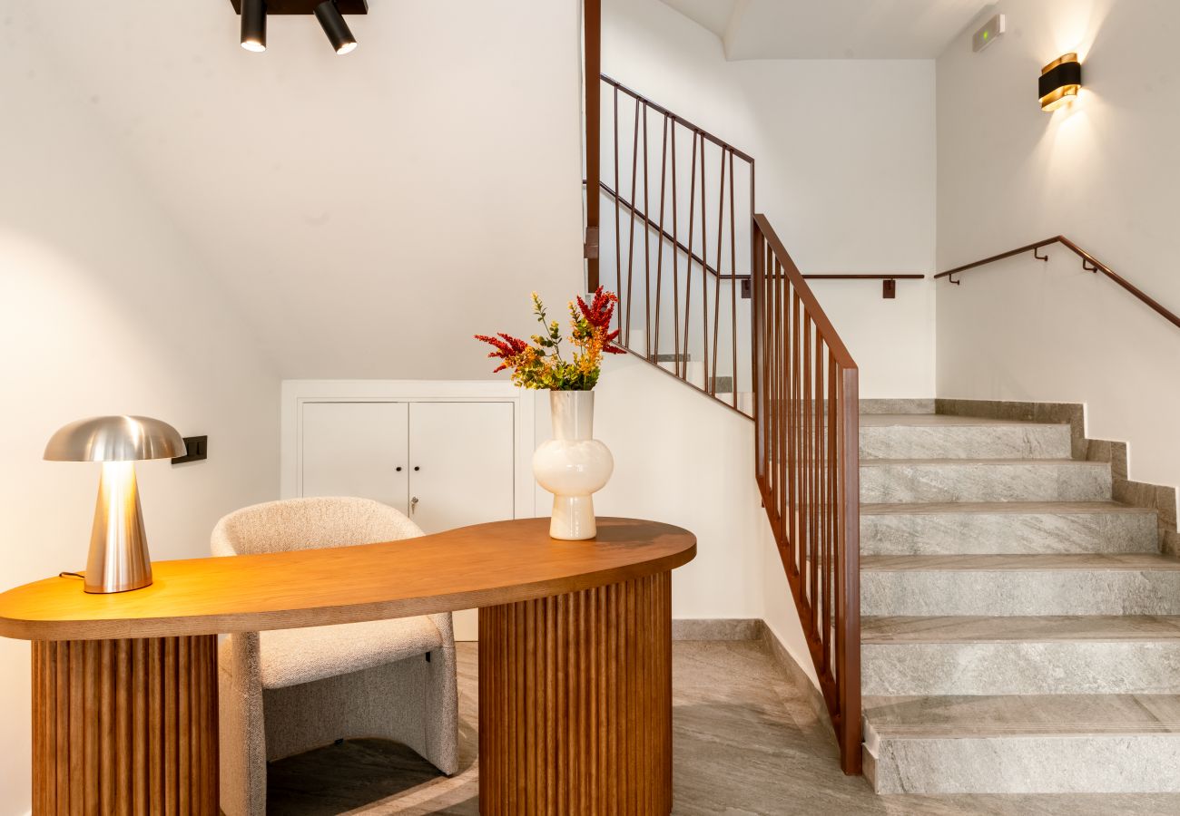 Apartment in Seville - 103-105